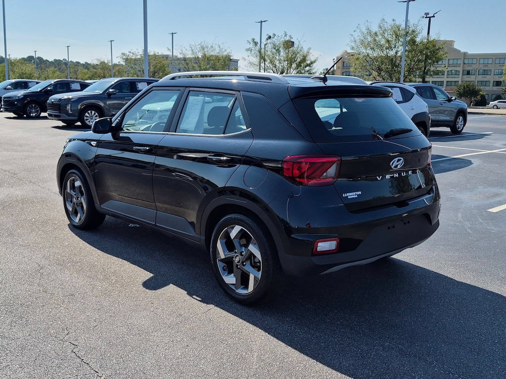 Used 2025 Hyundai Venue SEL SUV