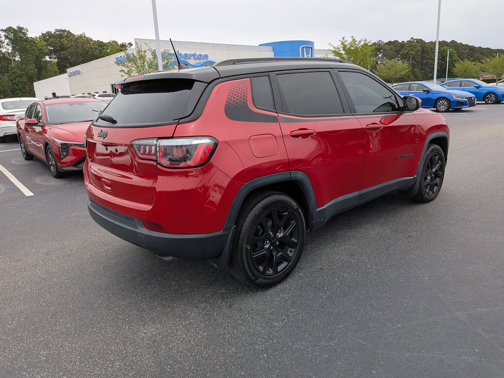 Used 2018 Jeep Compass Latitude FWD SUV