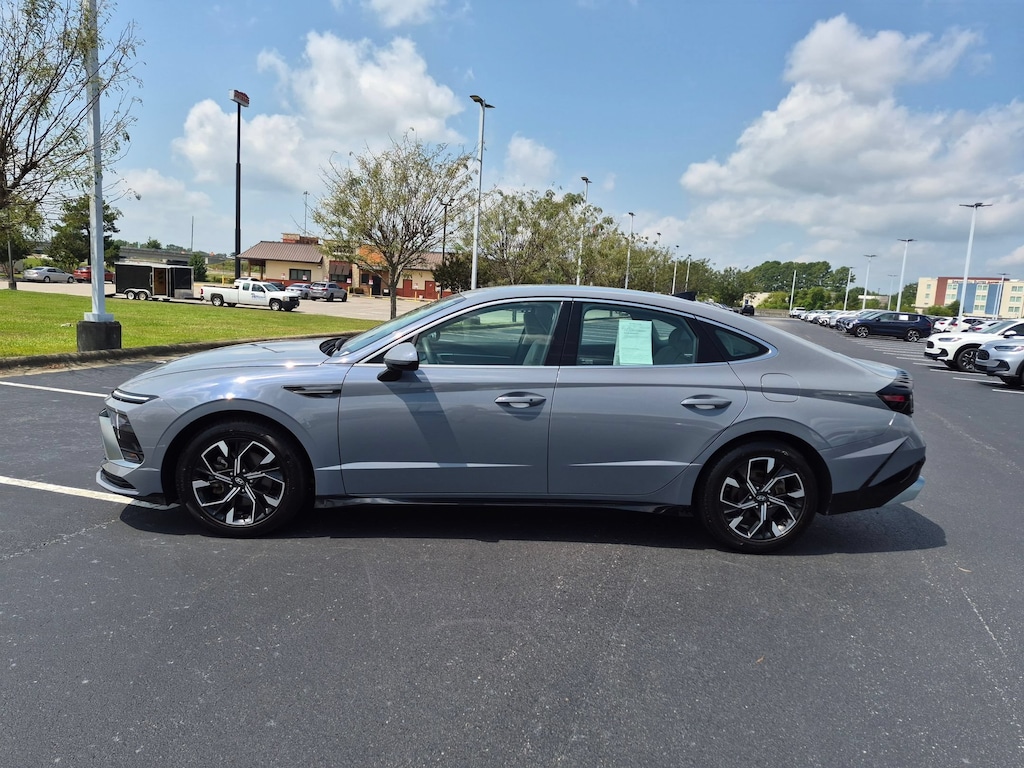 Used 2025 Hyundai Sonata SEL Sedan