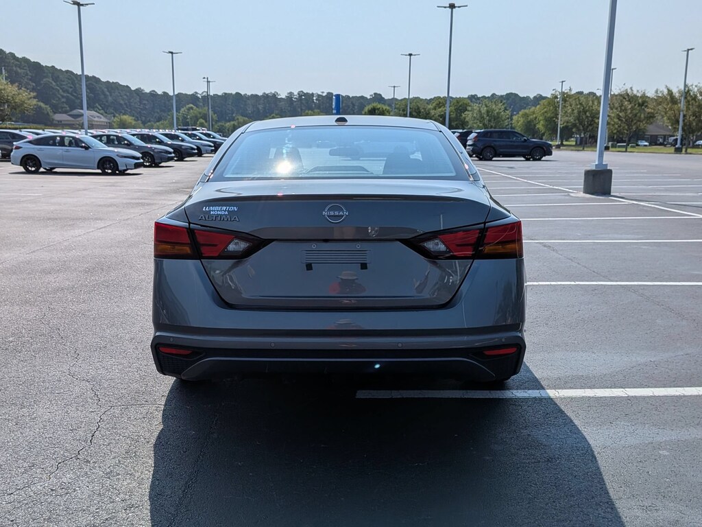 Used 2025 Nissan Altima SV Sedan