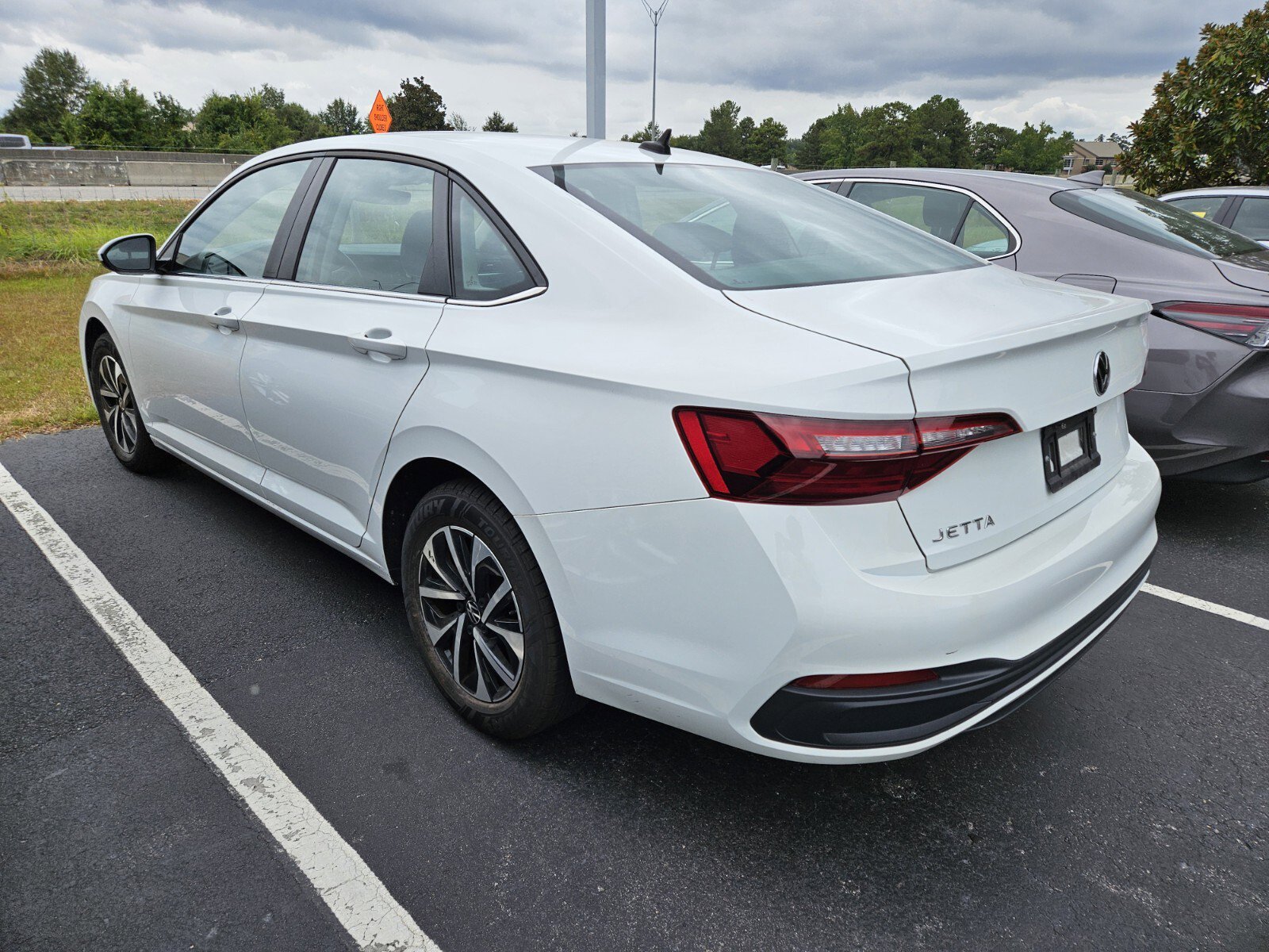2024 Volkswagen Jetta 1.5T S photo 3