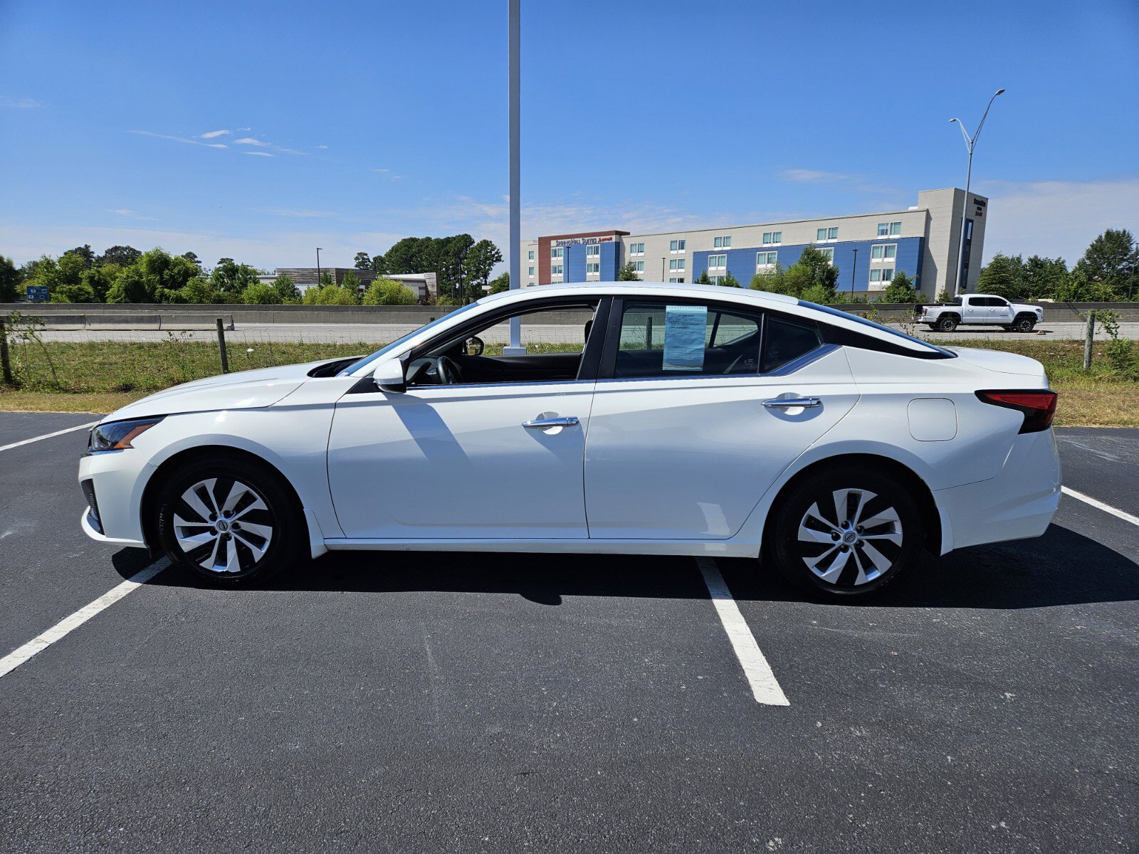 2023 Nissan Altima 2.5 S photo 4