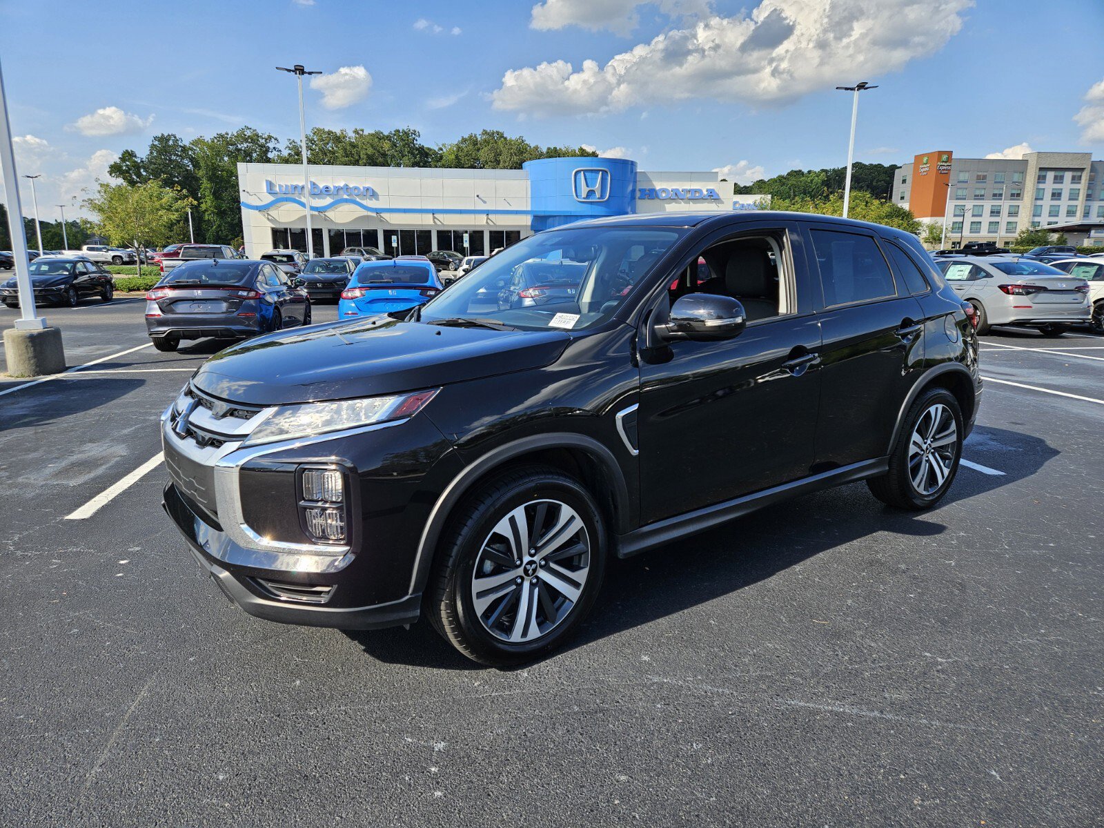2024 Mitsubishi Outlander Sport SE photo 3