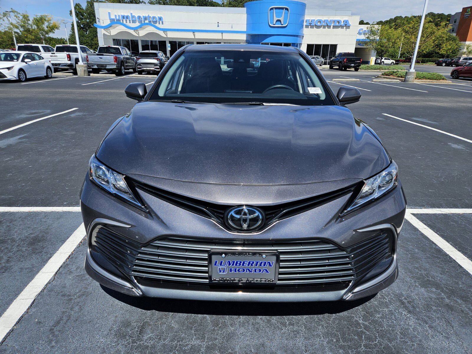 2023 Toyota Camry LE photo 2