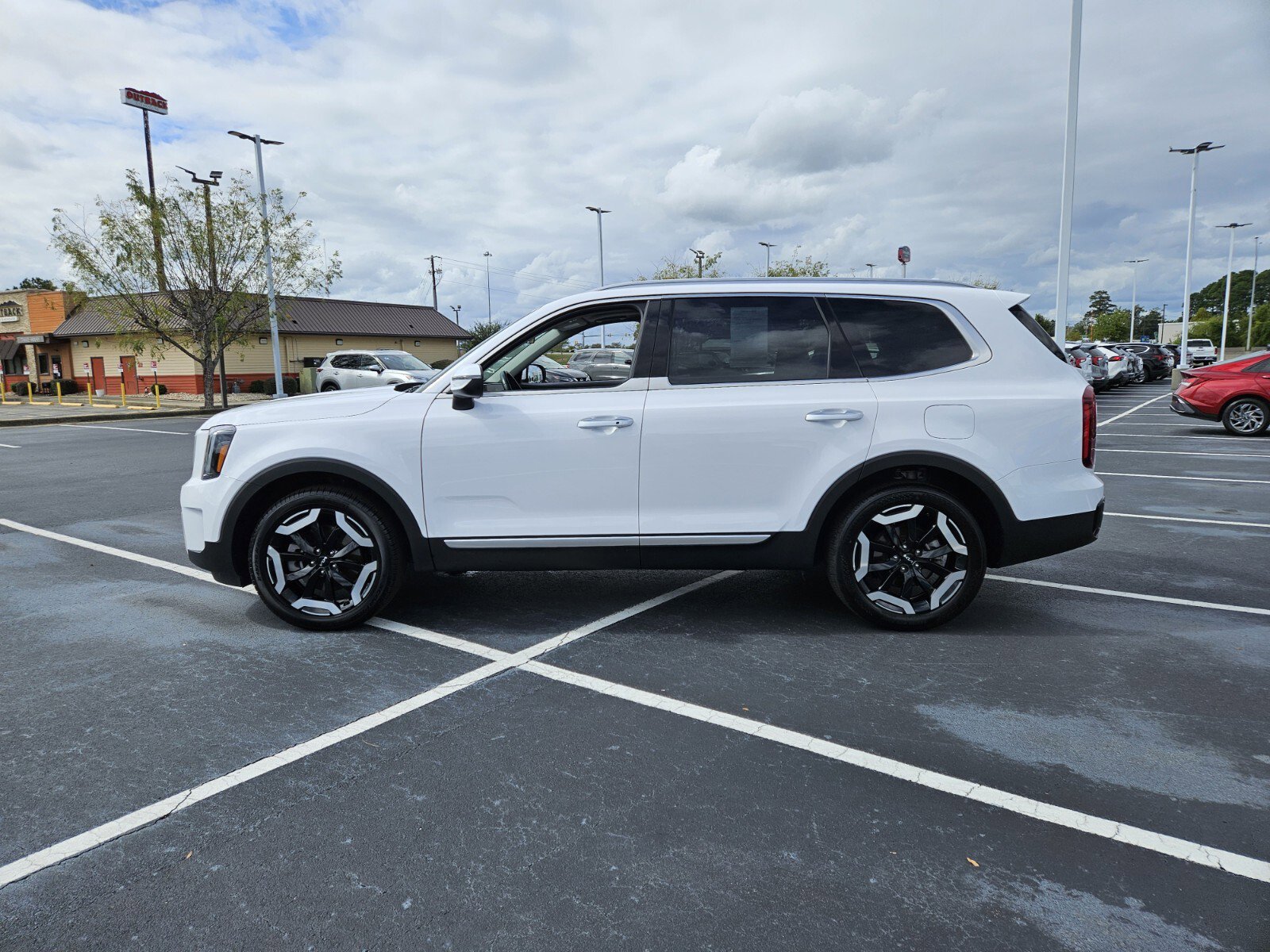 2025 Kia Telluride S photo 3