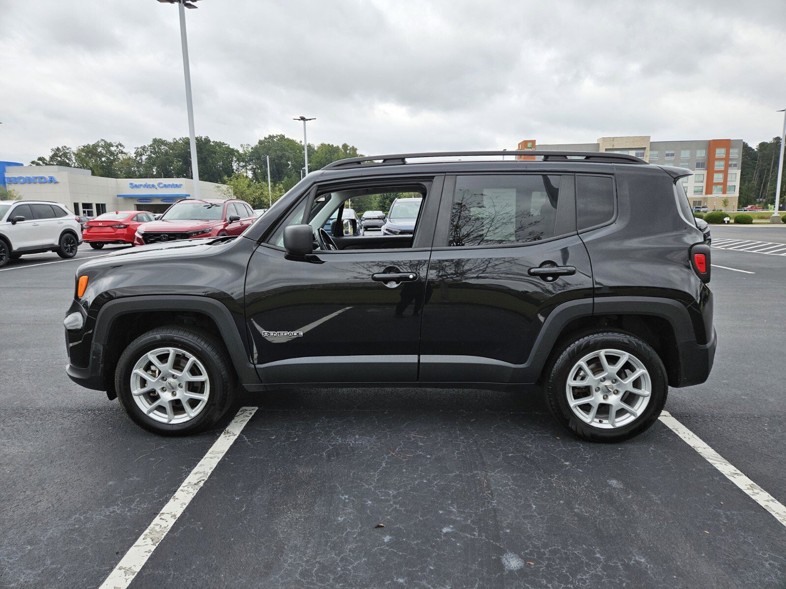 2022 Jeep Renegade Latitude photo 4