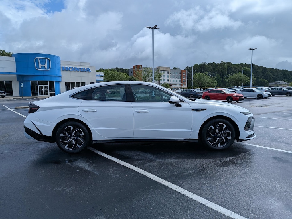 Used 2024 Hyundai Sonata SEL Sedan