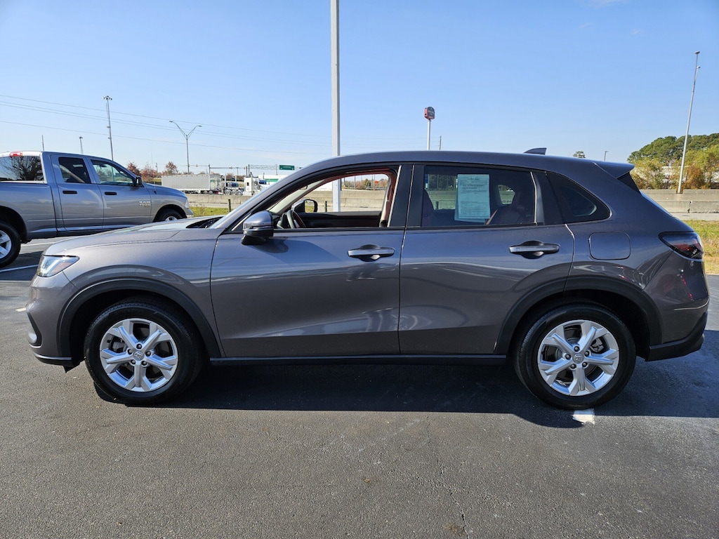 2025 Honda HR-V LX photo 4