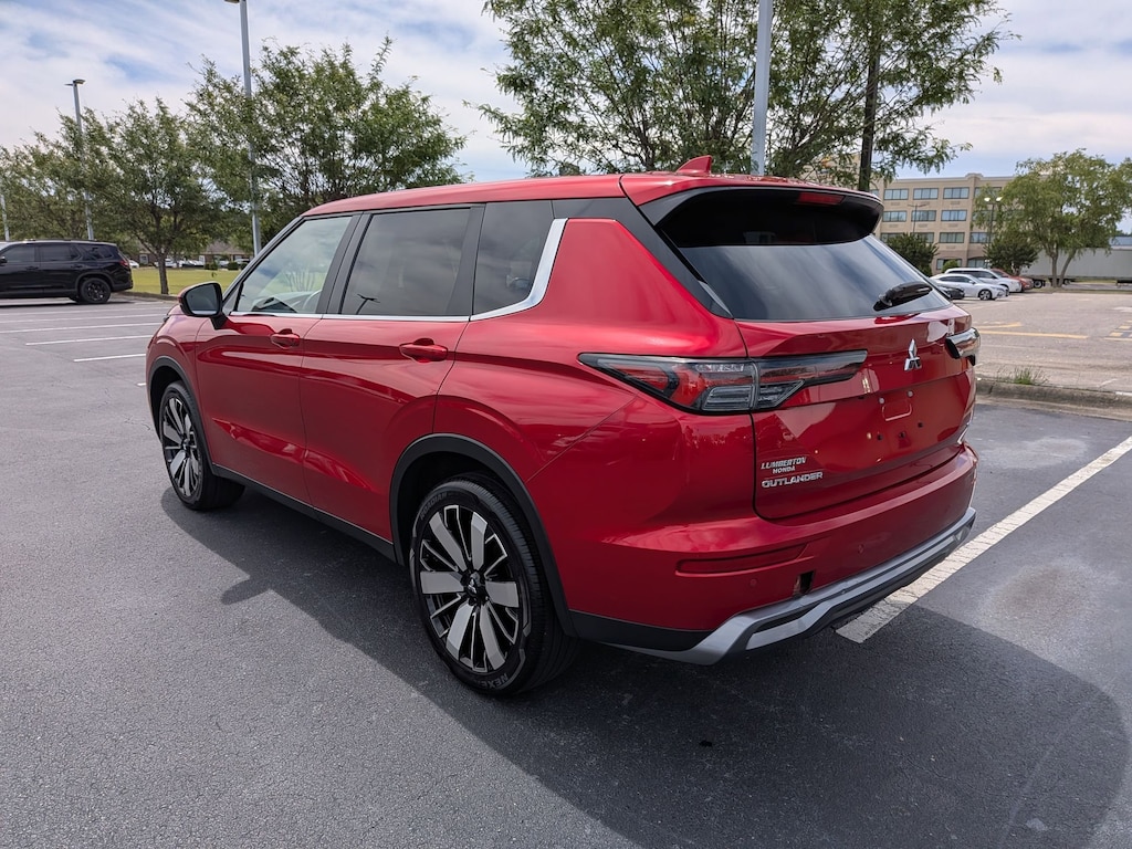 Used 2025 Mitsubishi Outlander SE SUV
