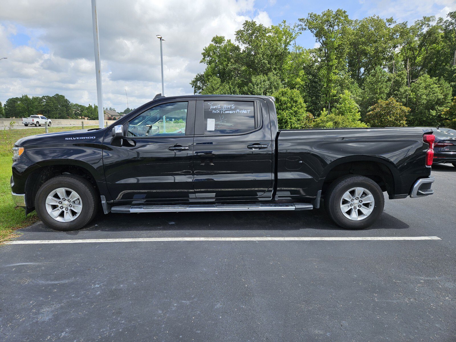 2024 Chevrolet Silverado 1500 LT photo 3
