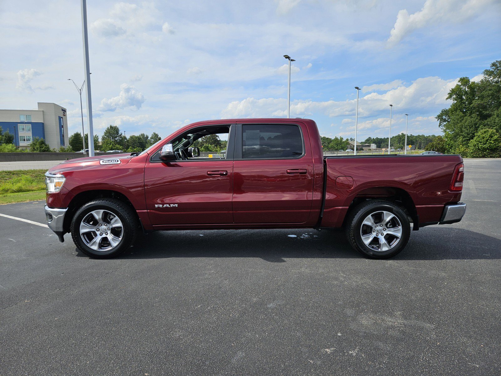 2024 Ram 1500 Laramie photo 4