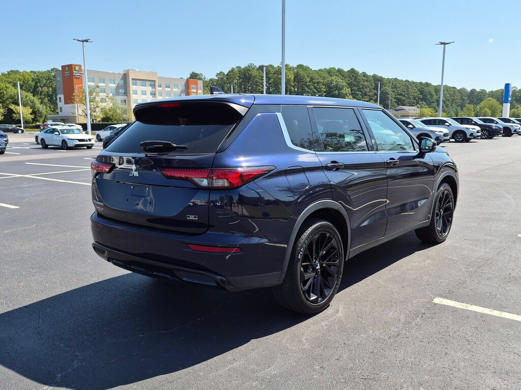 Used 2023 Mitsubishi Outlander SE SUV