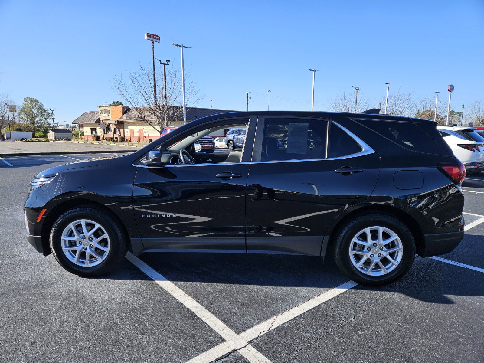 2024 Chevrolet Equinox LT photo 3