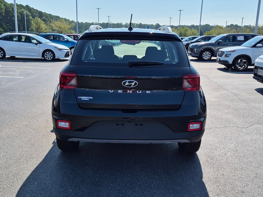 Used 2025 Hyundai Venue SEL SUV
