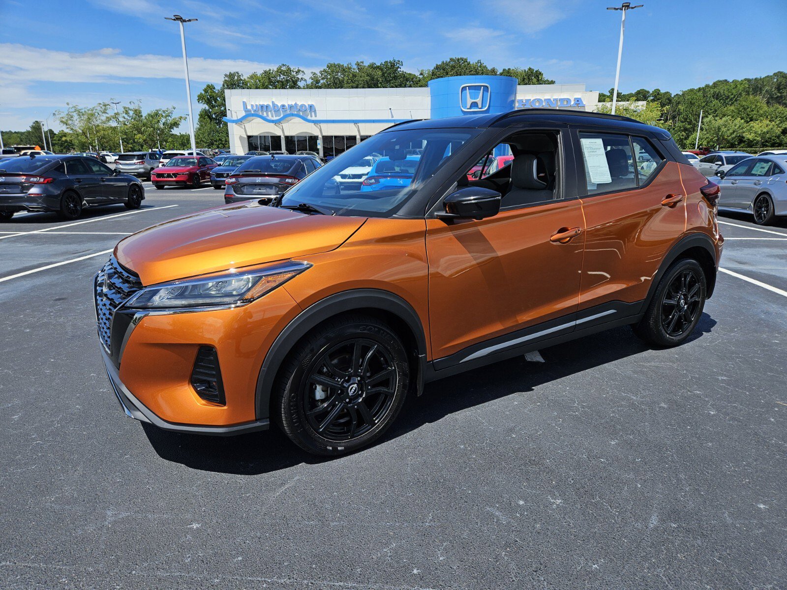 2024 Nissan Kicks SR photo 3
