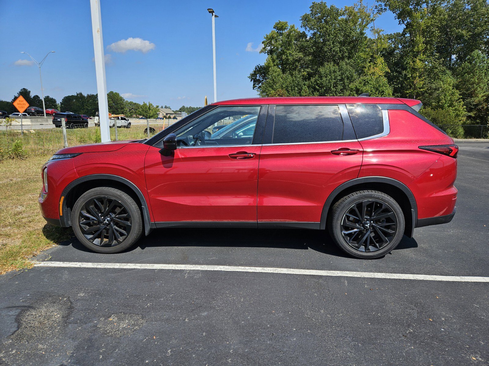 2023 Mitsubishi Outlander SE Black Edition photo 4
