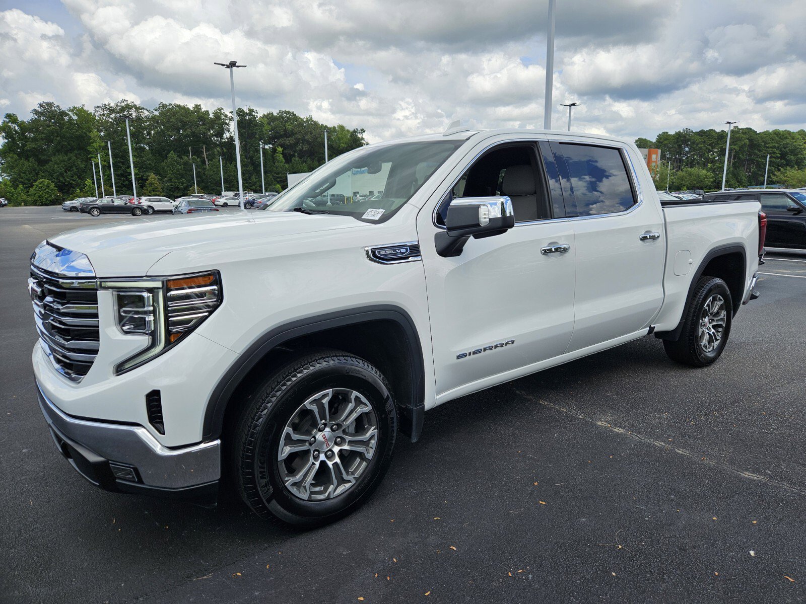 2024 Gmc Sierra 1500 SLT photo 3