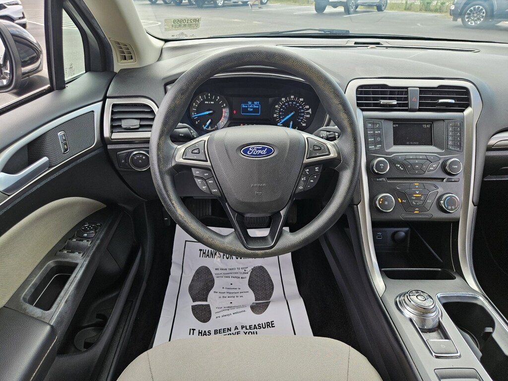 2017 Ford Fusion S photo 10
