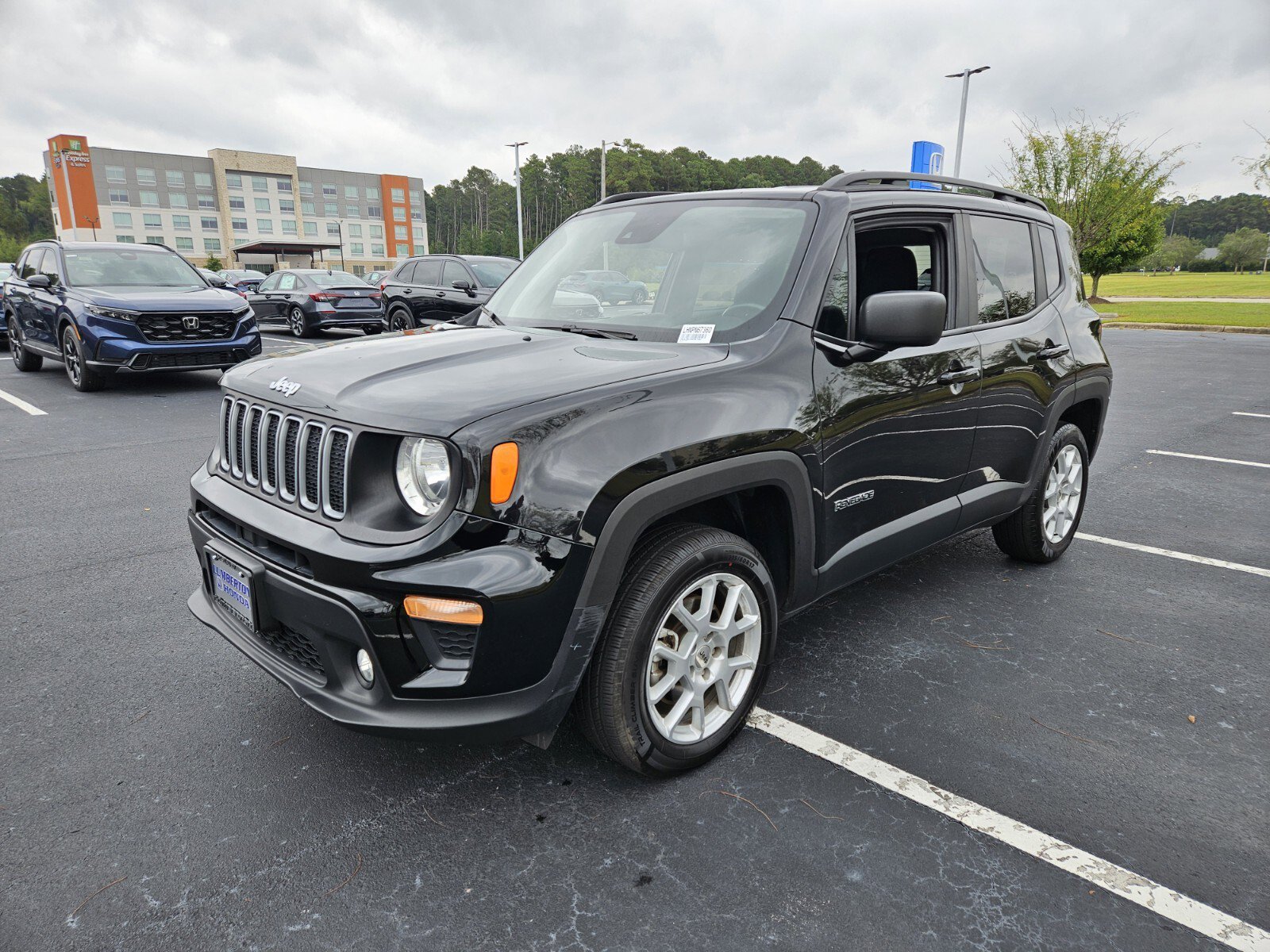 2022 Jeep Renegade Latitude photo 3