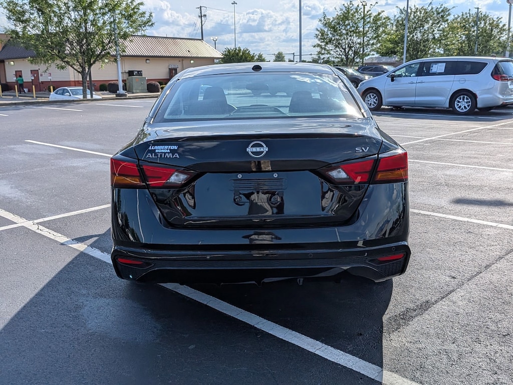 Used 2024 Nissan Altima 2.5 SV Sedan