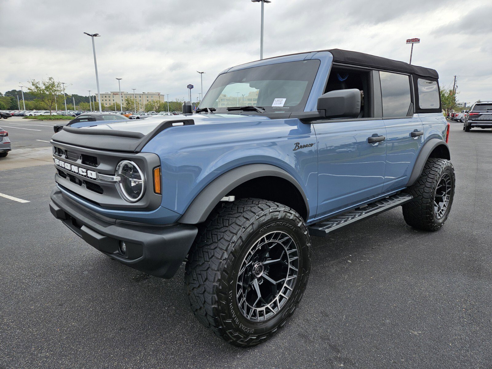 2024 Ford Bronco Big Bend photo 3