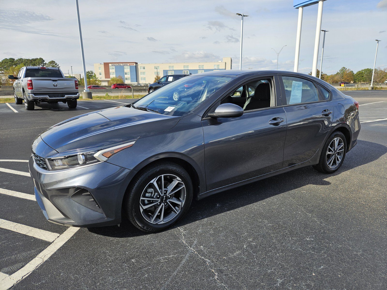 2023 Kia Forte LXS photo 3