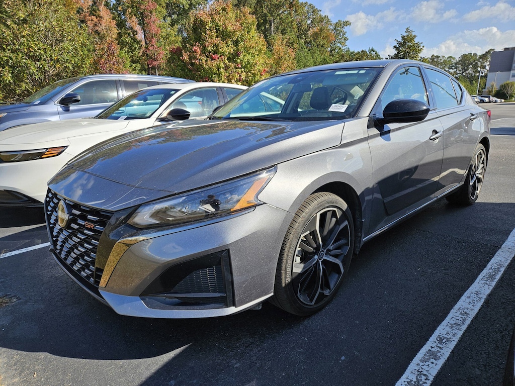 Used 2025 Nissan Altima SR Sedan