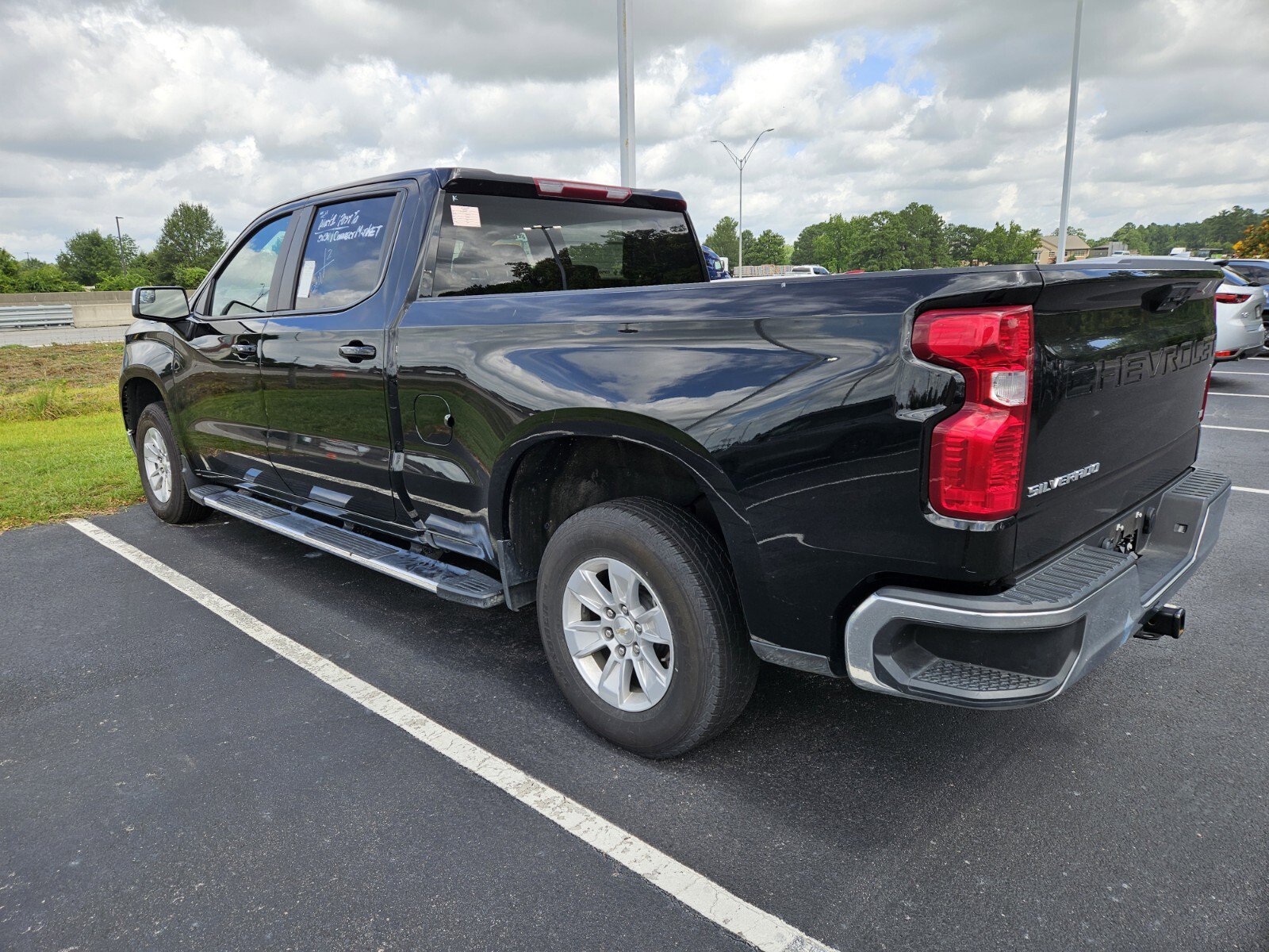 2024 Chevrolet Silverado 1500 LT photo 4