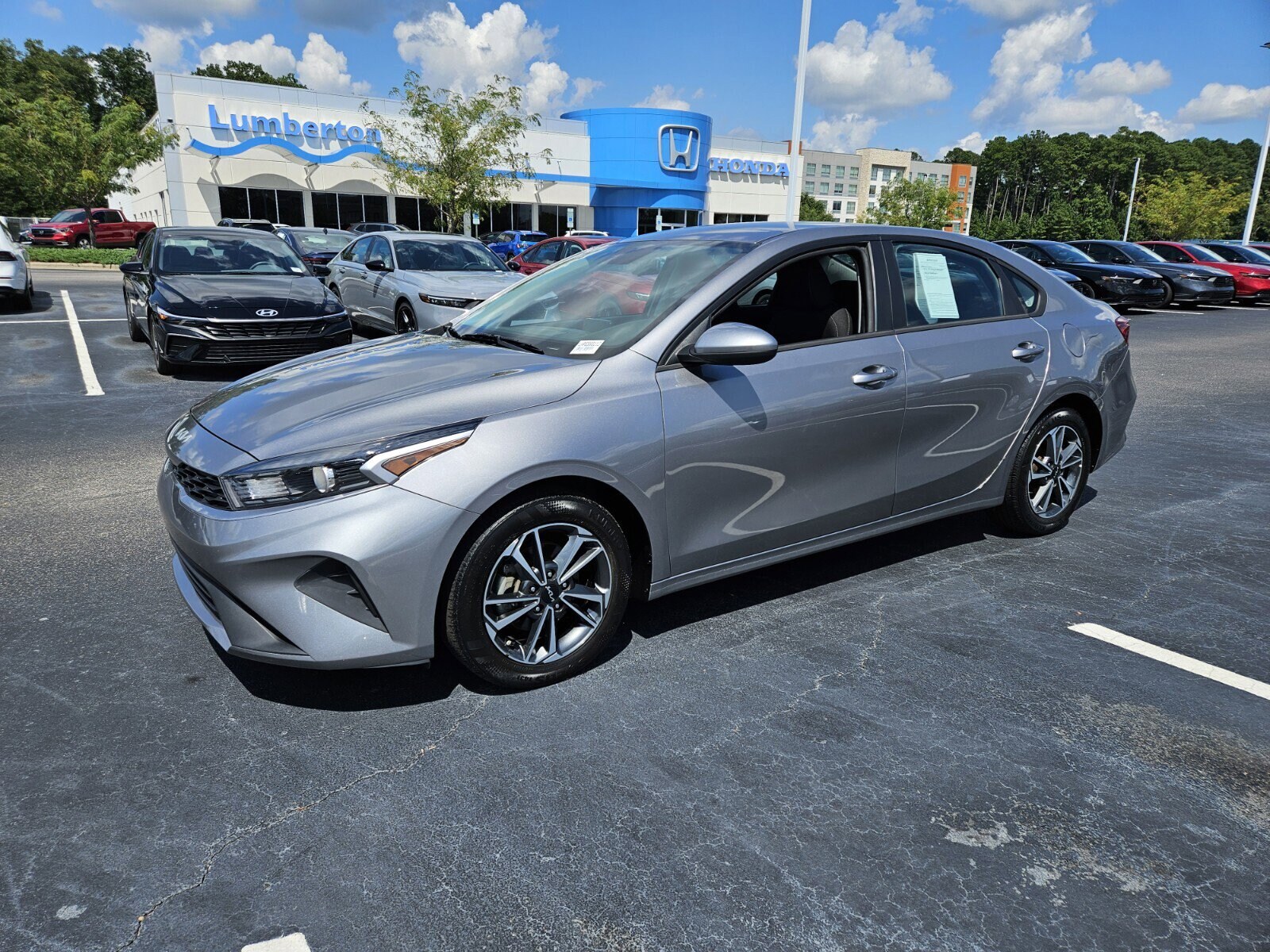 2023 Kia Forte LXS photo 3