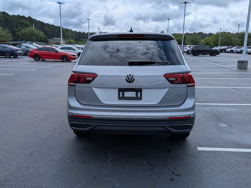 Used 2024 Volkswagen Tiguan 2.0T SE SUV
