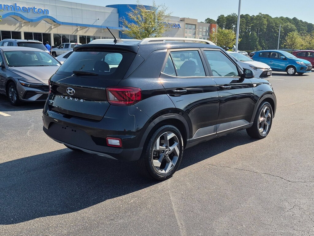 Used 2025 Hyundai Venue SEL SUV
