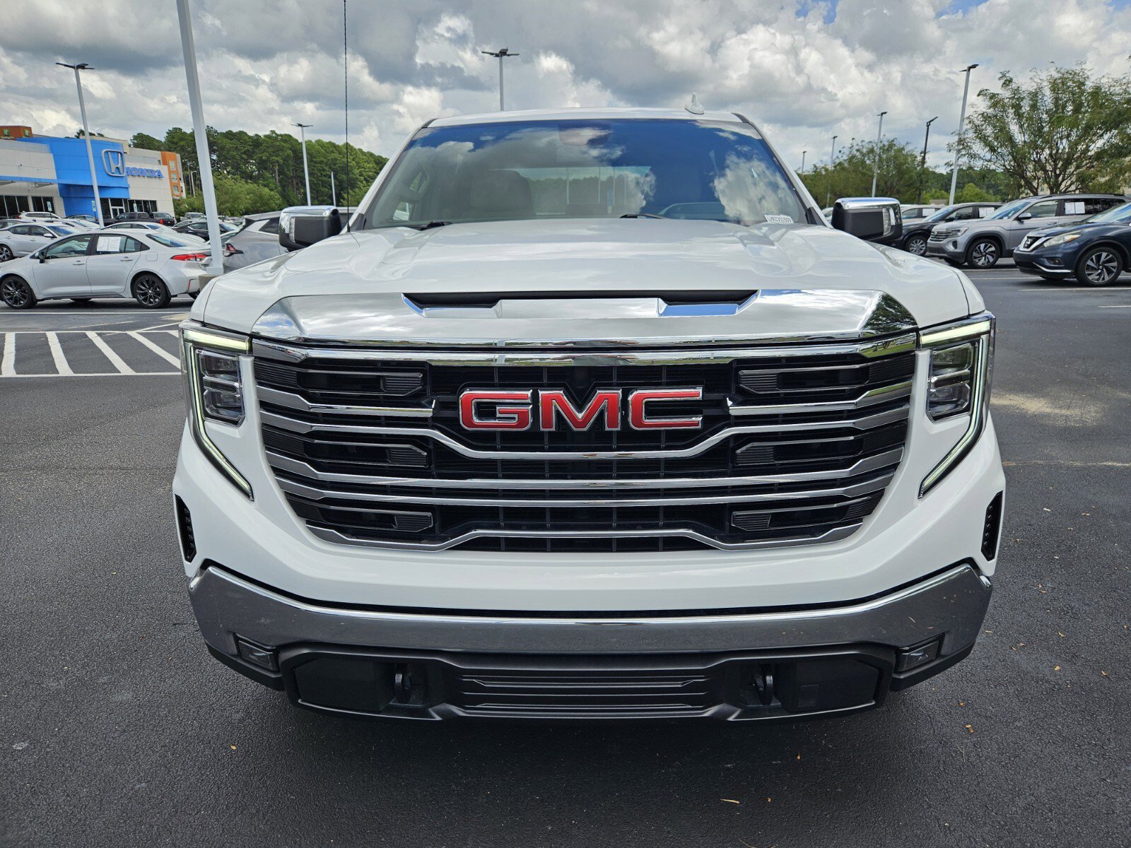 2024 Gmc Sierra 1500 SLT photo 2