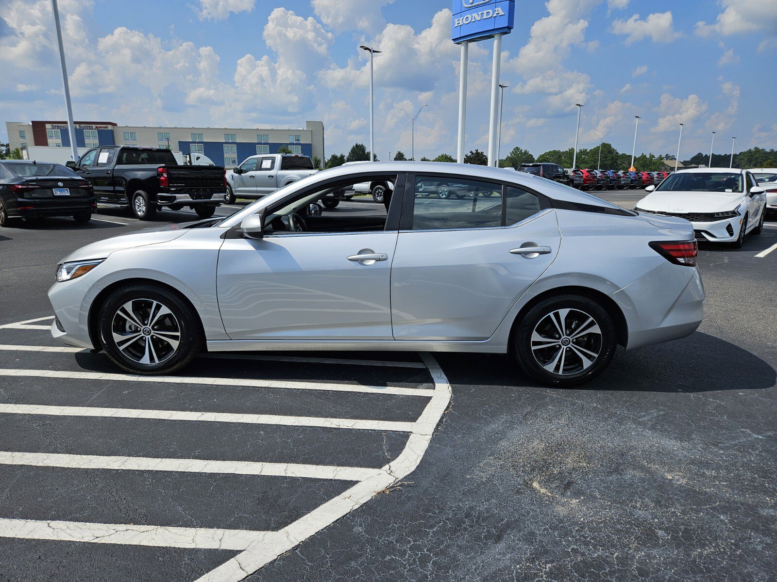 2023 Nissan Sentra SV photo 3