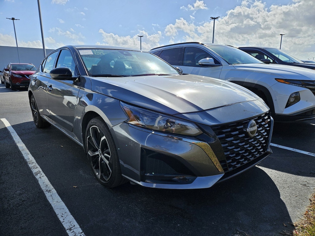 Used 2025 Nissan Altima SR Sedan