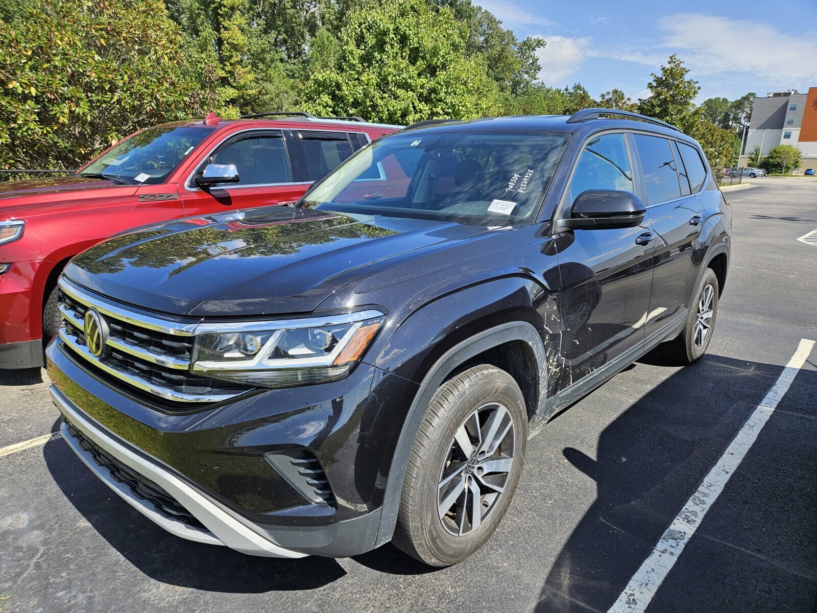 2023 Volkswagen Atlas SE photo 2