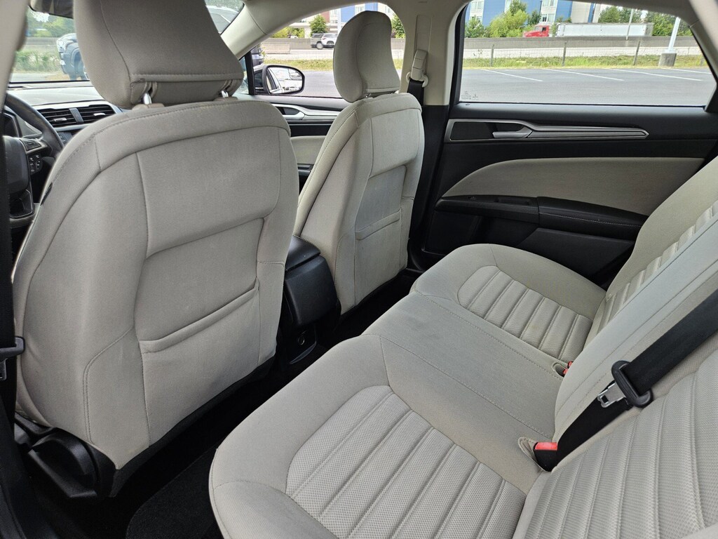 2017 Ford Fusion S photo 9