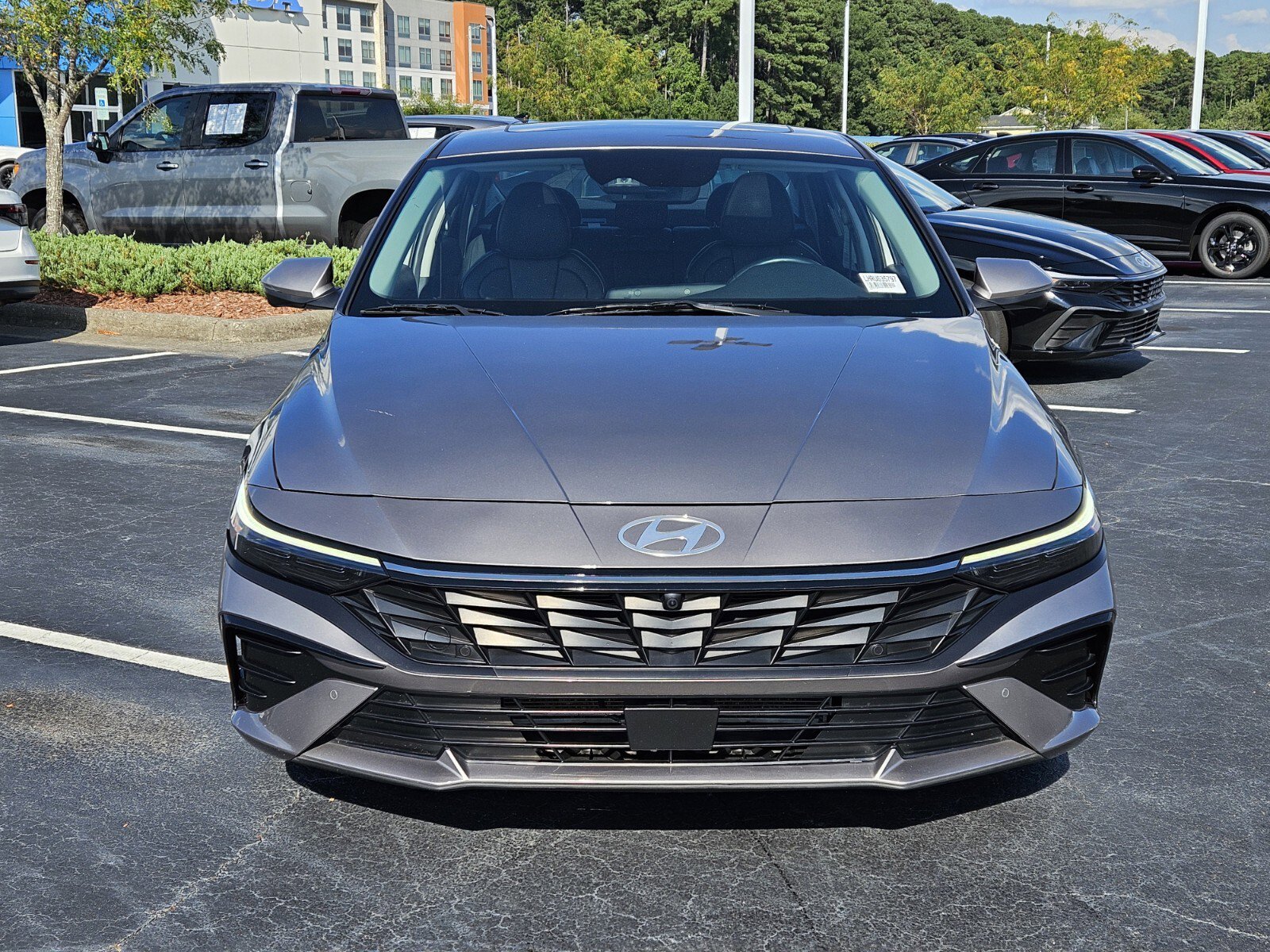 2024 Hyundai Elantra Limited photo 2