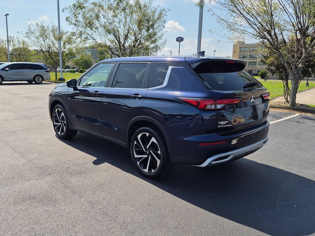 Used 2024 Mitsubishi Outlander SE Black Edition SUV