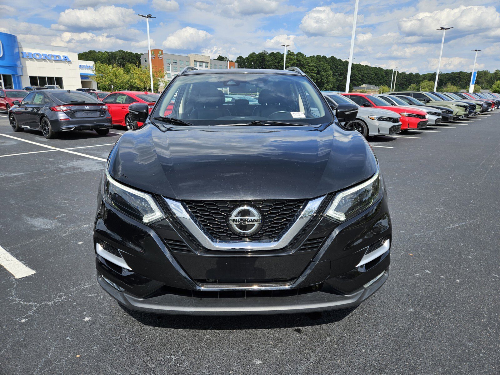 2022 Nissan Rogue Sport SL photo 2
