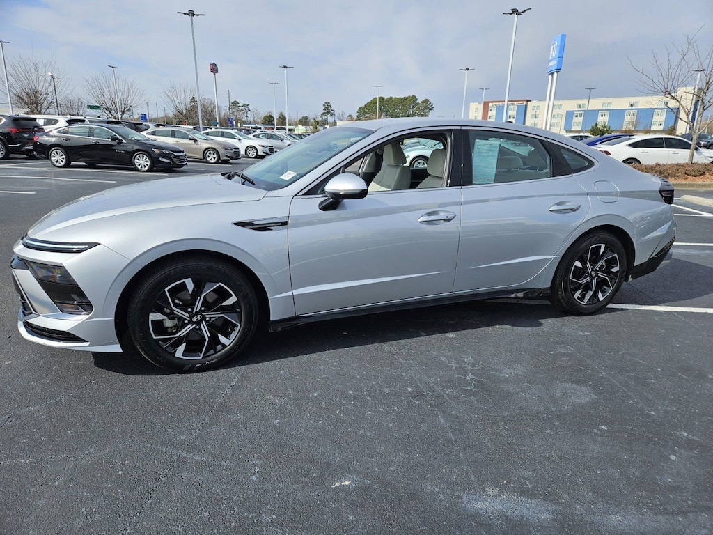 Used 2025 Hyundai Sonata SEL Sedan