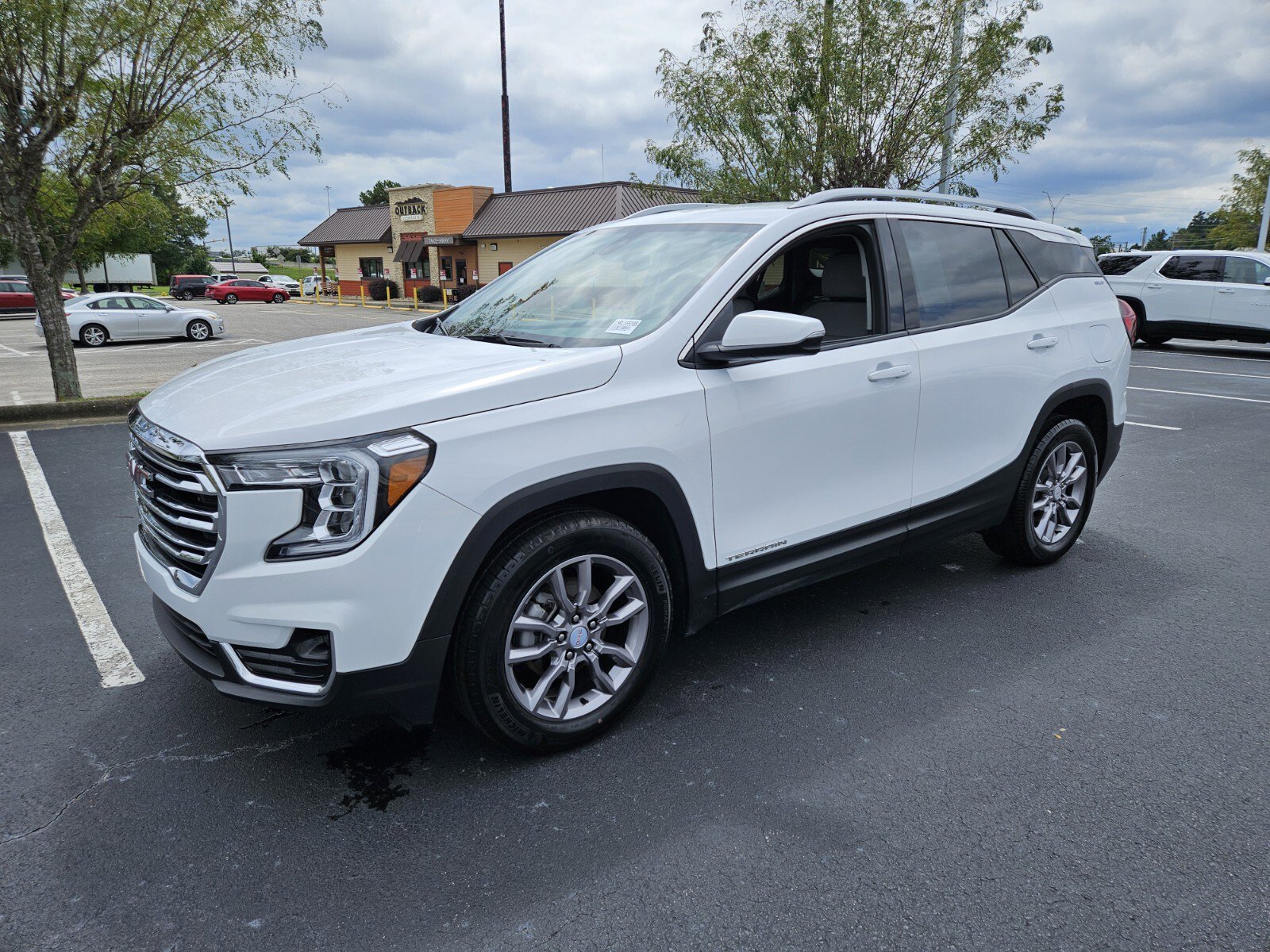 2024 Gmc Terrain SLT photo 2