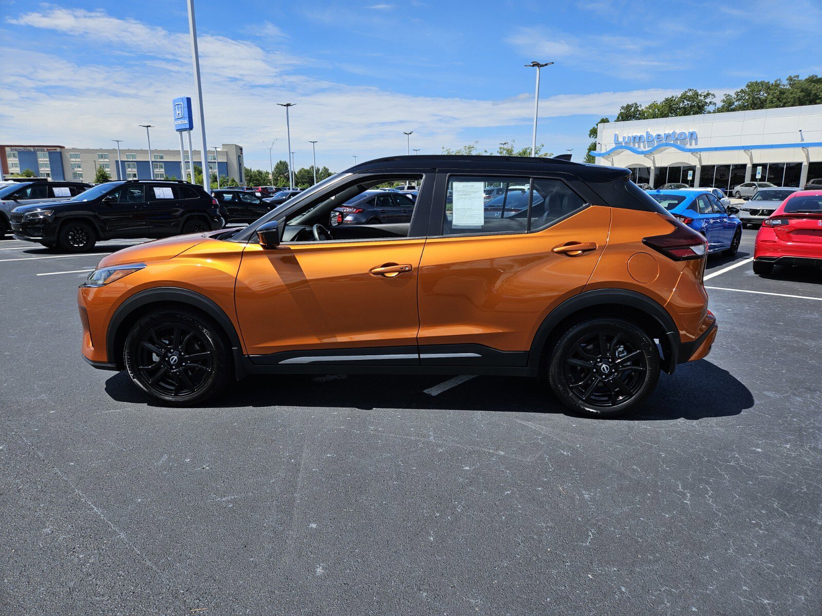 2024 Nissan Kicks SR photo 4