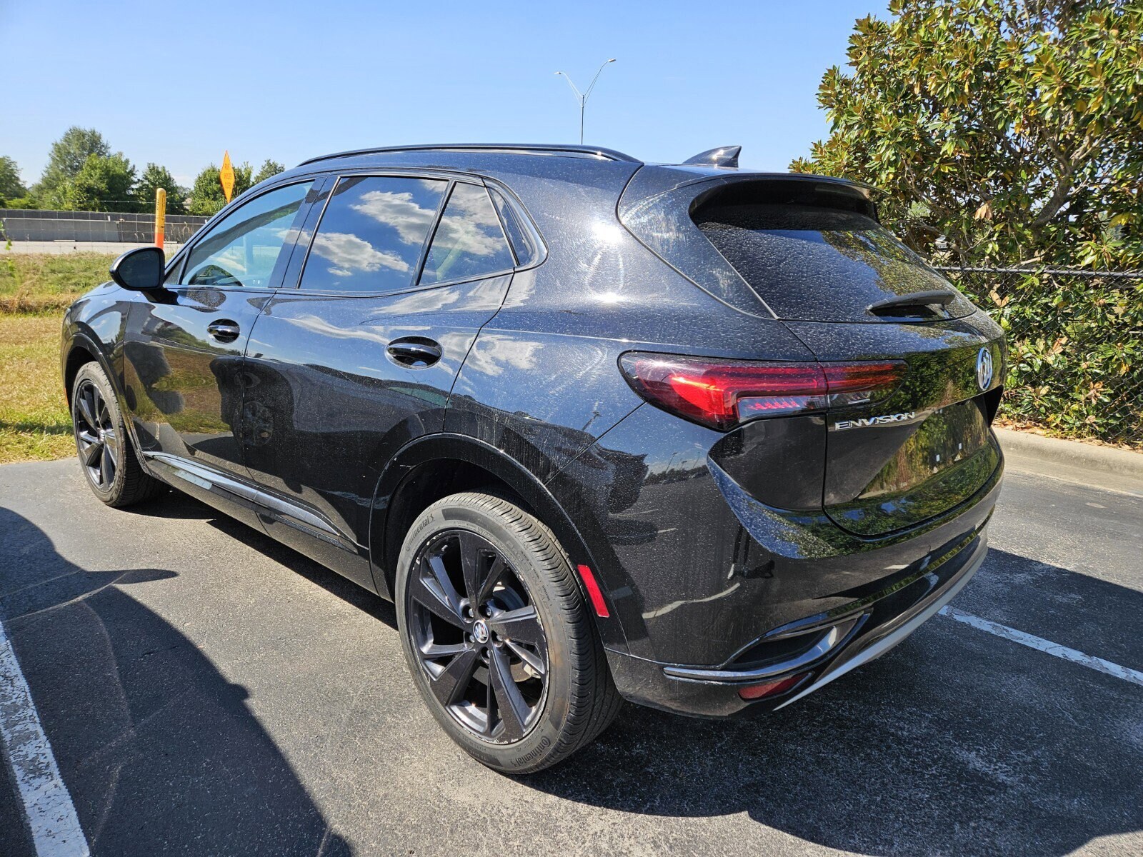 2023 Buick Envision Essence photo 4