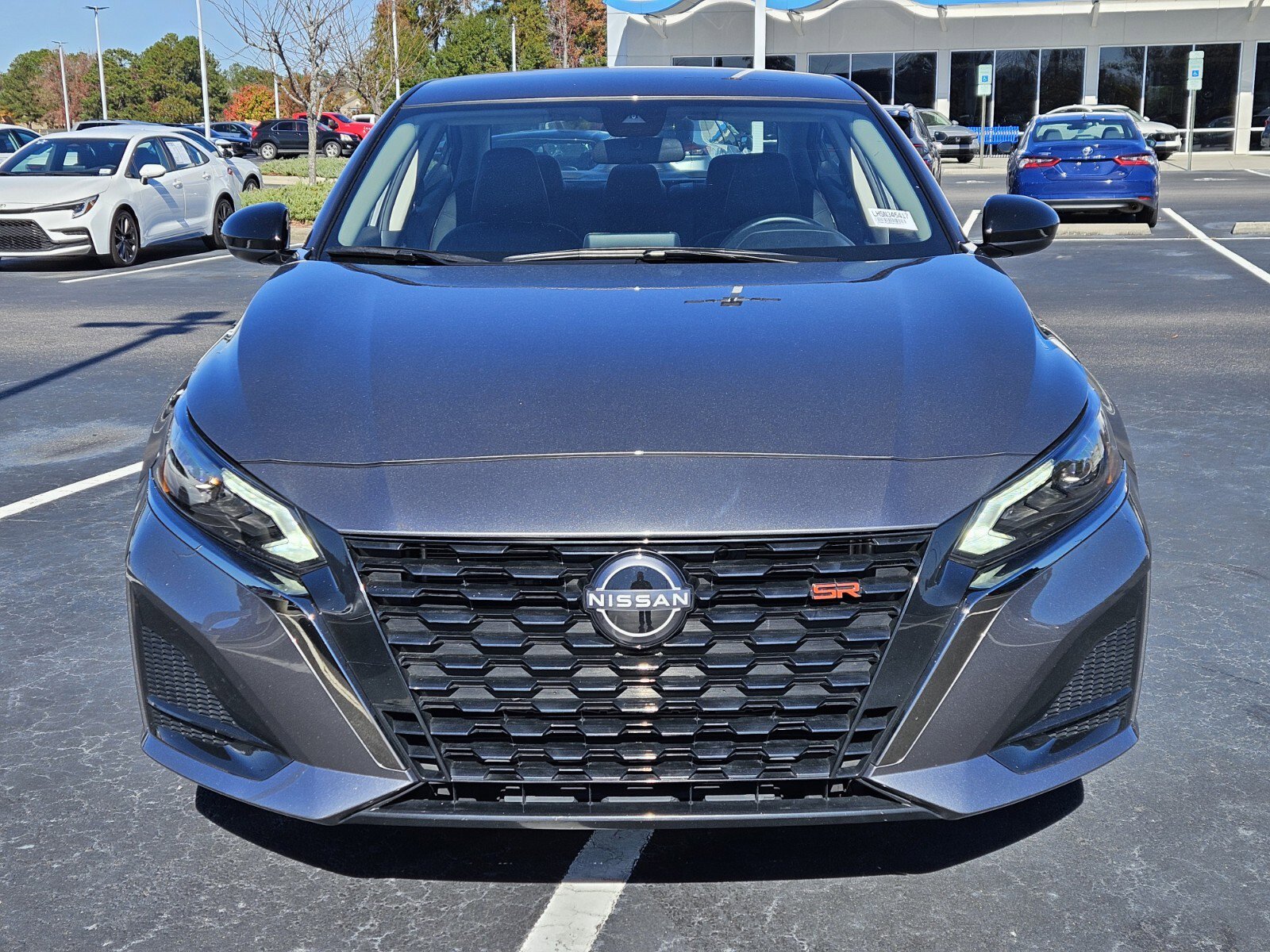 2025 Nissan Altima 2.5 SR photo 2