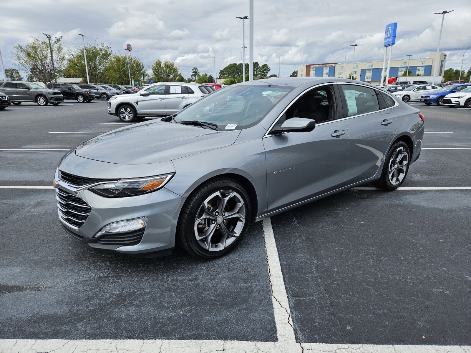 2024 Chevrolet Malibu 1LT photo 3