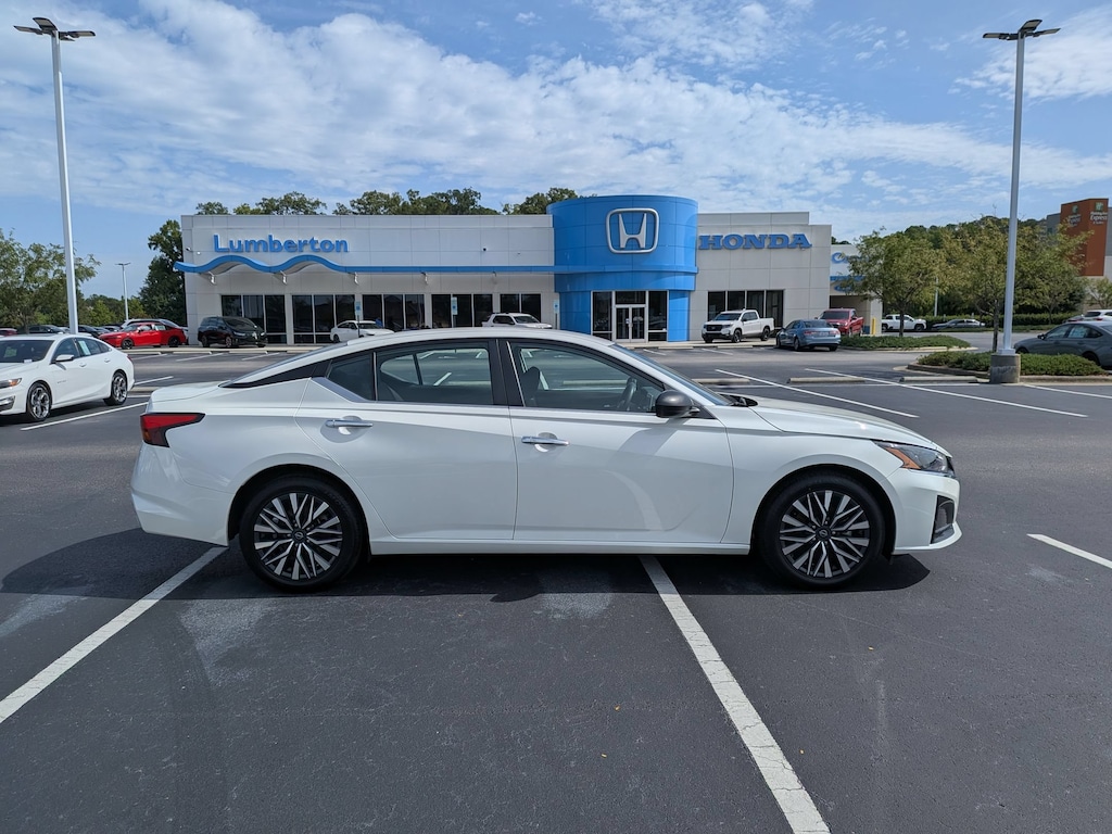 Used 2024 Nissan Altima 2.5 SV Sedan