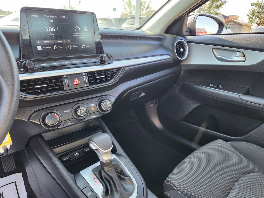 2023 Kia Forte LXS photo 18