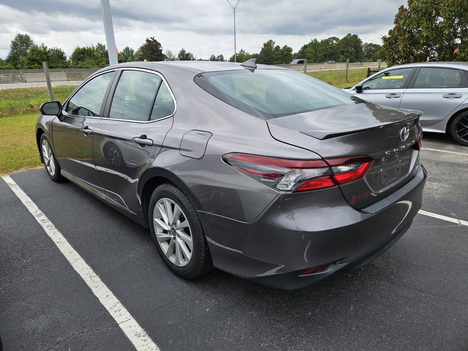 2023 Toyota Camry LE photo 4