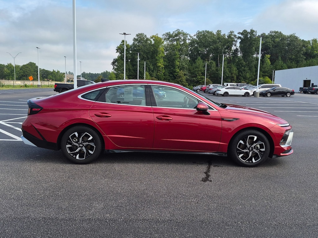 Used 2025 Hyundai Sonata SEL Sedan