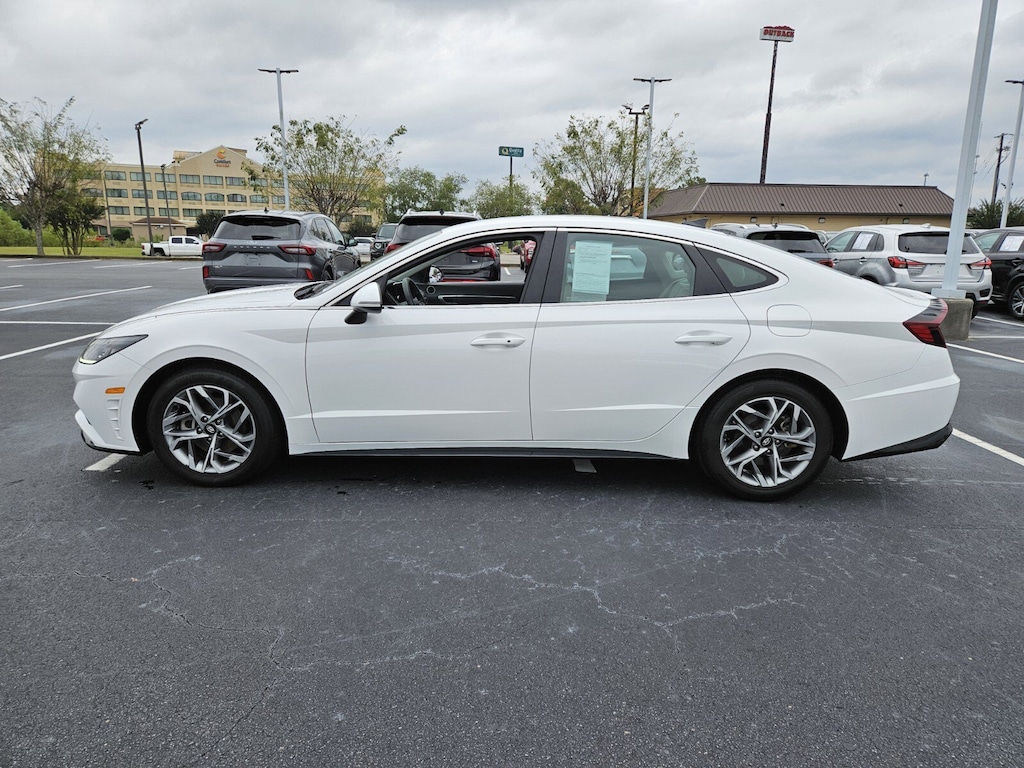 Used 2023 Hyundai Sonata SEL Sedan